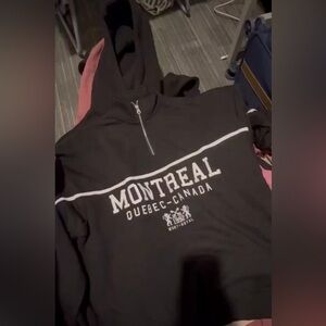 Hoodies & Sweatshirts